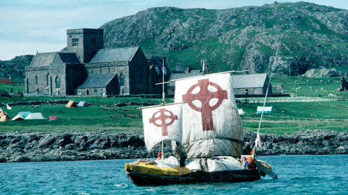 Sailing past Iona