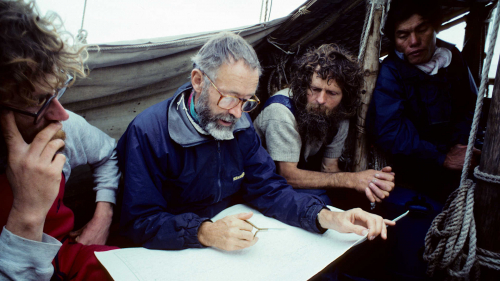 Discussing whether to abandon the raft - Rex, Tim, Trondur and Loi