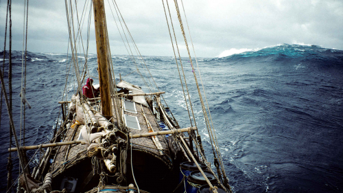 Heavy weather in mid Pacific