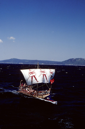 Argo sails up the Hellespont 2